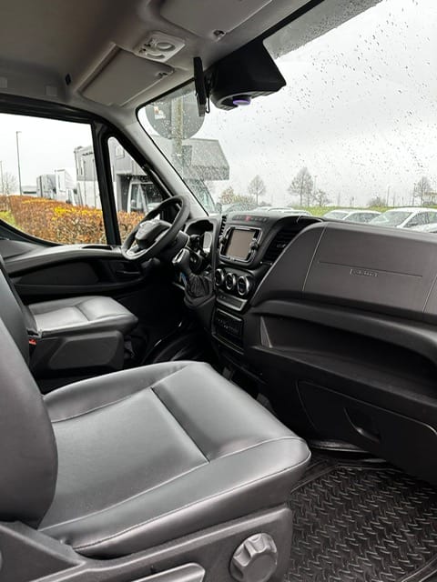 Hagstedt Stablehopper XXL mit Airbag im Pferdeabteil